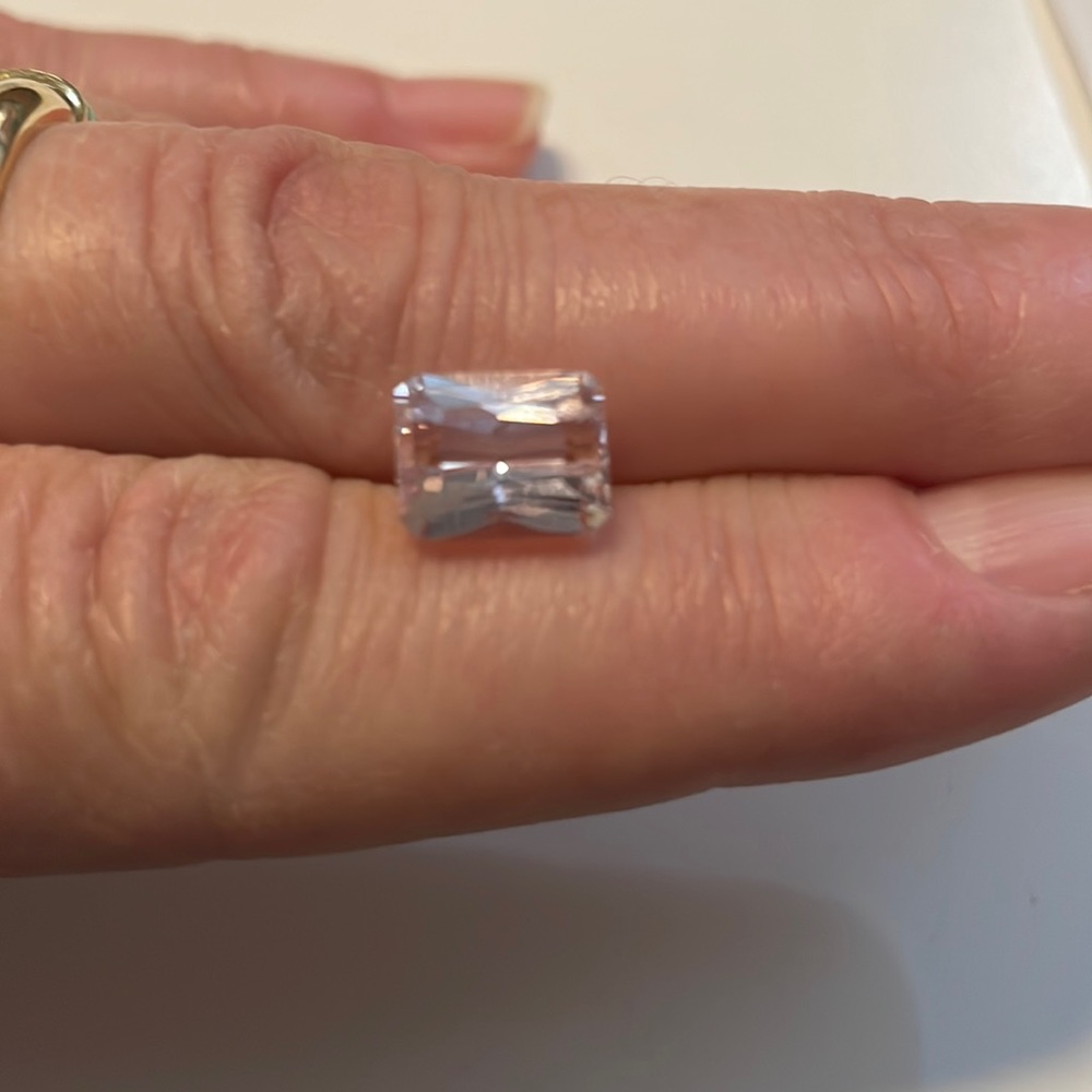 Top quality Kunzite 12.51x10.63 mm